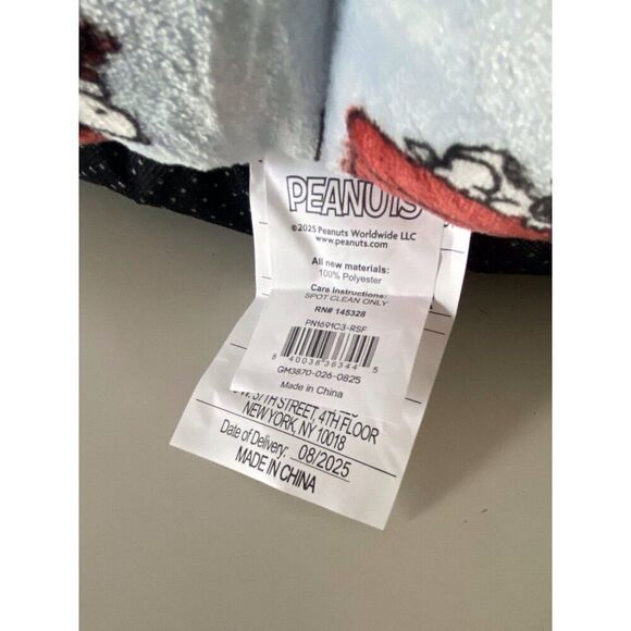 Peanuts Snoopy Small Dog Pet Cozy Cuddler Bed Christmas Doghouse 19 X 15 X 7” - Picture 9 of 13